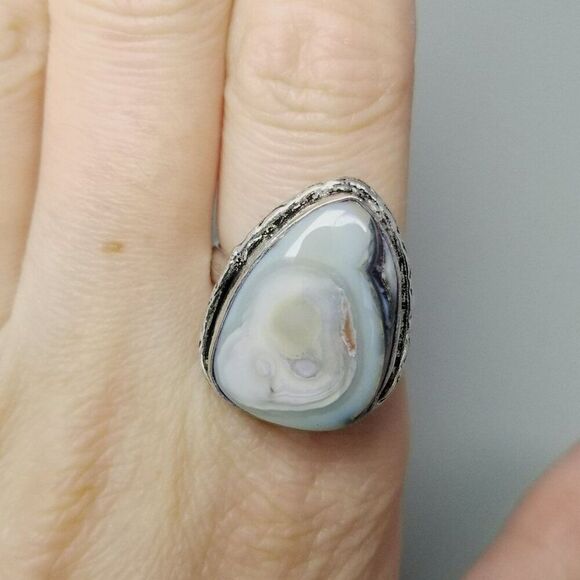 Vintage Light Gray Cabochon Stone Ring, Silver Tone Bezel Set Size 8.5 Band - Picture 1 of 9